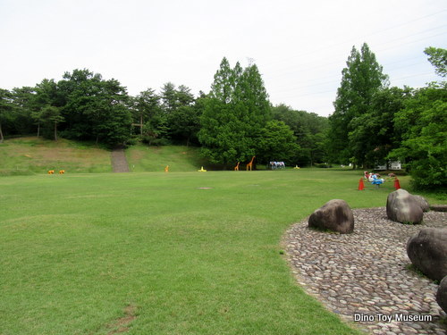 富山県にある県民公園太閤山ランドの恐竜モニュメント
