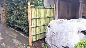 天然竹の垣根作成 プラスチック製垣根の作成 神社の建仁寺垣 さいたま市垣根作成 さいたま市造園業