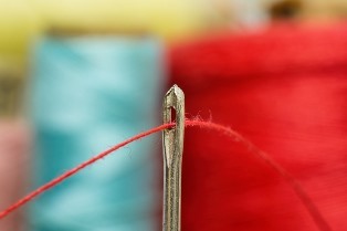 needle 手縫い　針　糸